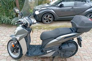 Sanremo Yamaha Xenter 125 bauletto + parabrezza