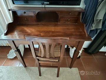 Scrittoio con sedia