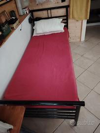 Letto singolo con materasso