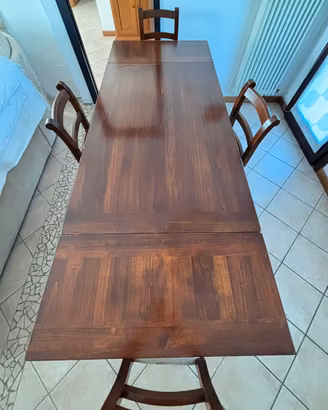 Tavolo in noce allungabile e 4 sedia