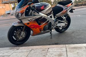 Honda CBR 900 rr