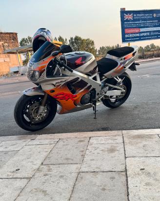 Honda CBR 900 rr
