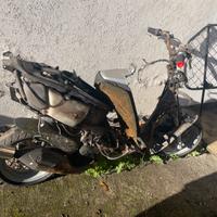 Aprilia SR 50 prima serie URBAN SKID