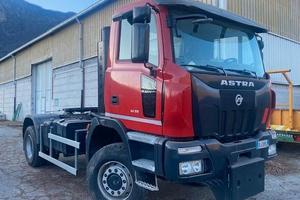 Trattore Astra HD8 44.56 4x4 con attacco lama neve