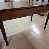 Tavolo da pranzo in legno artigianale