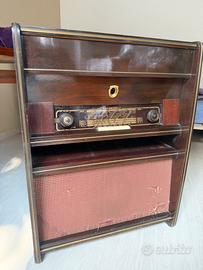 Radiogrammofono a valvole Radiomarelli anni 50