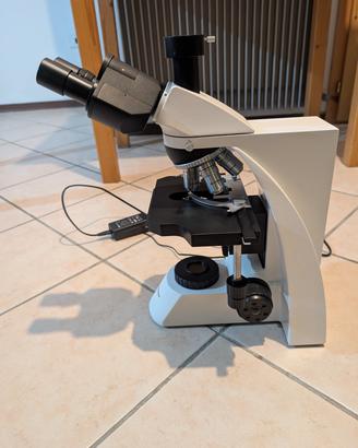 microscopio ottico Bresser 