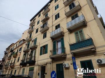 Pressi Policlinico comodo trilocale con terrazzi