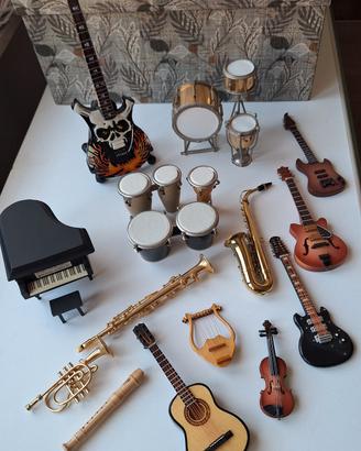 strumenti musicali in miniatura 