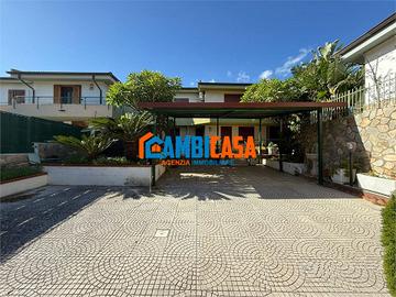 Via Chiesazza Sperone - Villa su due elevazioni