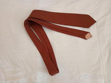 Cravatta marrone chiaro