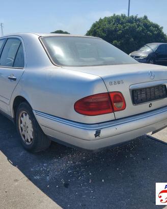 MERCEDES CLASSE E W210 E 250 TURBO D ricambi