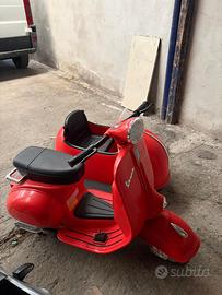 Sidecar vespa rossa