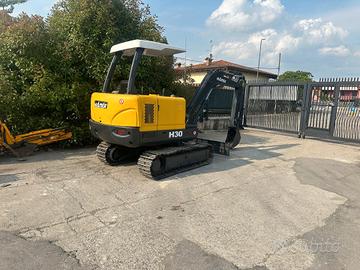 E236 - Escavatore 30 q Hanix