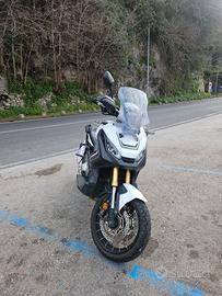 Honda x-adv 750