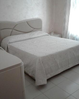 Camera da letto moderna 