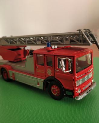 camion dei pompieri 