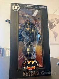 Batman 1989 Keaton Diamond select Toys diorama