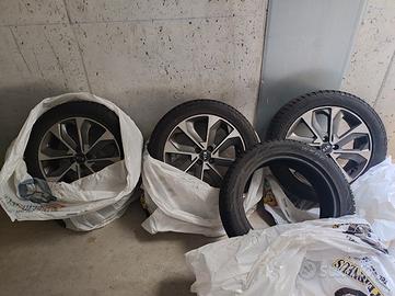 Cerchioni 17″ originali Kia + 4 Pneumatici Inverna