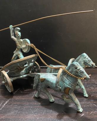 Biga Romana con Gladiatore in Bronzo Vintage