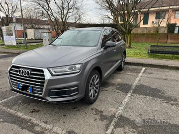 Audi Q7 sline grigio opaco