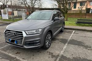 Audi Q7 sline grigio opaco