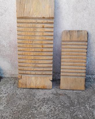 Antico asse  lavapanni o lavatoio in legno 