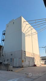Batteria di n. 18 silos in torre di ferro