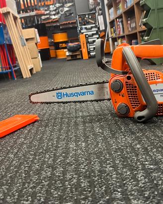Husqvarna T525 Carving Motosega Potatura Nuova