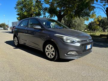 HYUNDAI i20 - 1.2 84 CV adatta per neopatentati