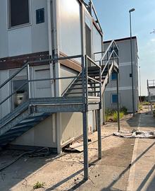 Scala in ferro zincata a caldo a 90°