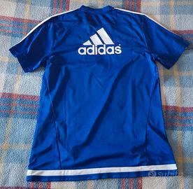 T-shirt blu con stemma Chelsea