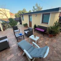 Casa singola con corte e depandance