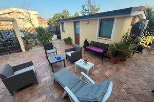 Casa singola con corte e depandance