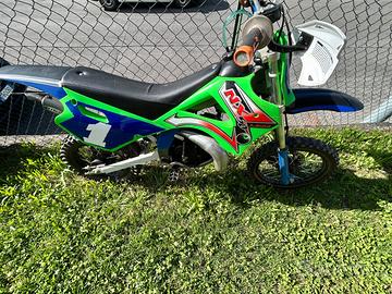 Moto per bamini