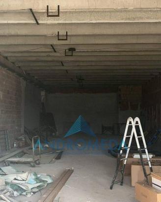Immobile di 250 m² con 1 locale a Teverola