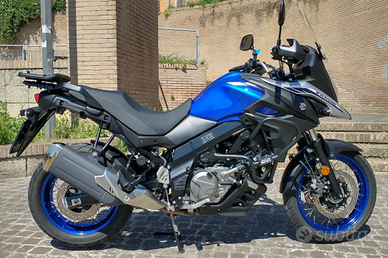 V-Strom 650 XT 2022 11000 km Gomme nuove, bauletto