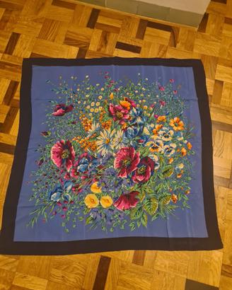 Foulard Emanuel Ungaro.  