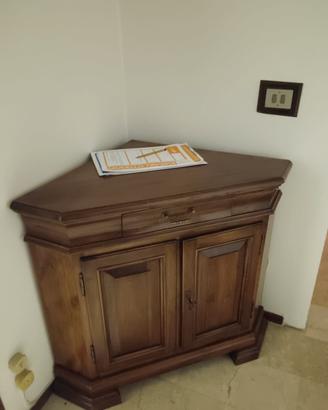 mobile in legno per angoli