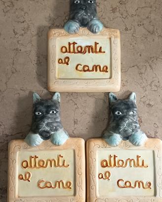 CARTELLO IN CERAMICA ATTENTI AL CANE