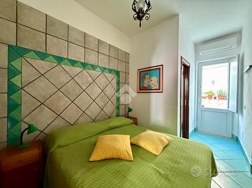 4 LOCALI A CASAMICCIOLA TERME