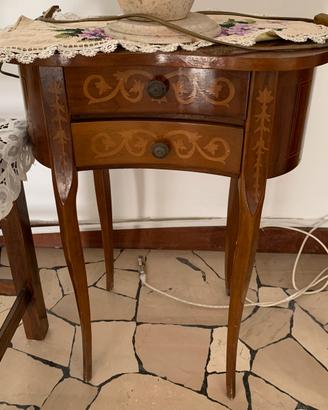 Elegante tavolino a fagiolino vintage intarsiato
