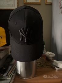 Cappello nuovo di zecca, New York, soli 10 €.