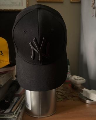 Cappello nuovo di zecca, New York, soli 10 €.
