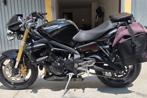 Triumph street triple 675 (2009)