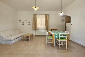2 LOCALI A MONTESARCHIO