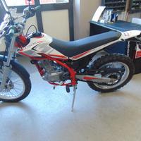 Beta Alp 200 bianco anno 2020 km 1100 cv 16 kg 108