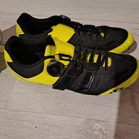 scarpe da ciclismo su strada giro