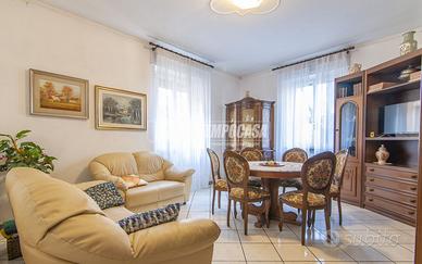 AMPIO APPARTAMENTO AL PIANO TERRA CON CANTINA