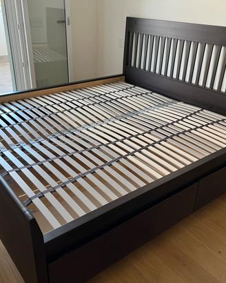 Letto matrimoniale contenitore e doghe in legno
